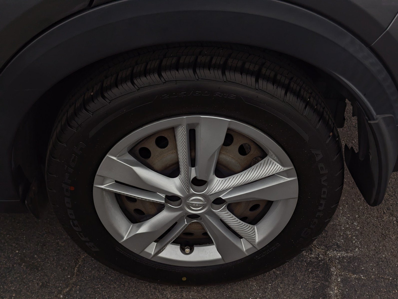 Used 2021 Nissan Kicks S FWD image 7