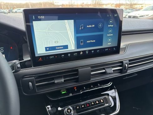 New 2026 Lincoln Corsair Premiere image 11