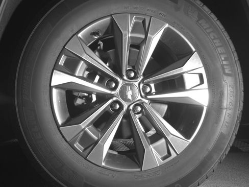 Used 2025 Chevrolet Equinox LT image 12