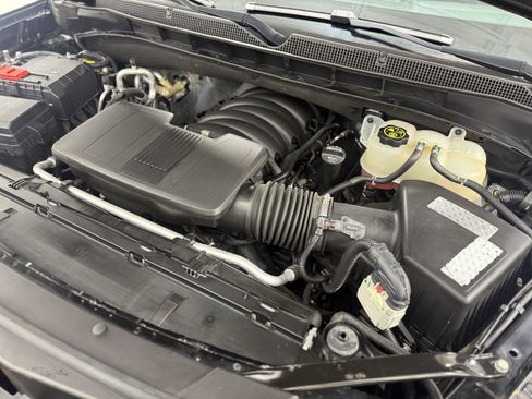 Used 2021 Chevrolet Suburban Premier w/ Premium Package image 31