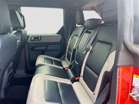 Used 2024 Ford Bronco Wildtrak image 24