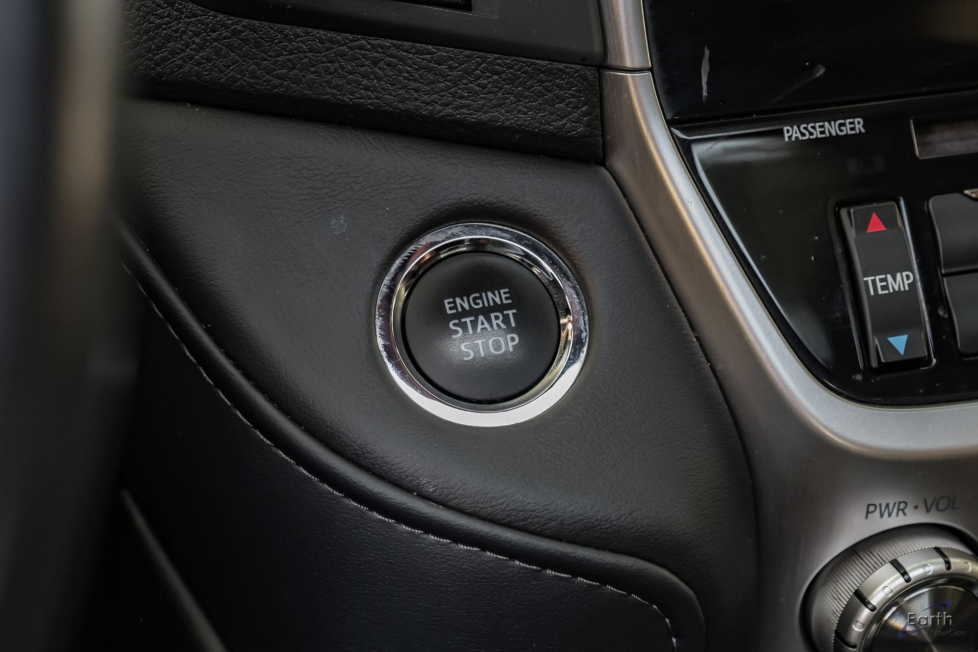 Used 2020 Toyota Land Cruiser AWD/4WD image 77