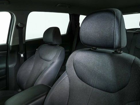 Used 2019 Hyundai Santa Fe SEL image 5