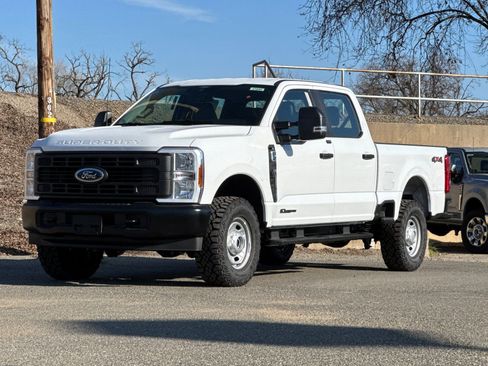 New 2026 Ford F250 XL w/ XL Off-Road Package image 7