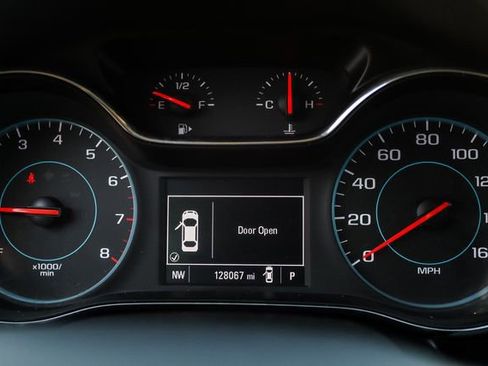 Used 2018 Chevrolet Cruze LS FWD image 24