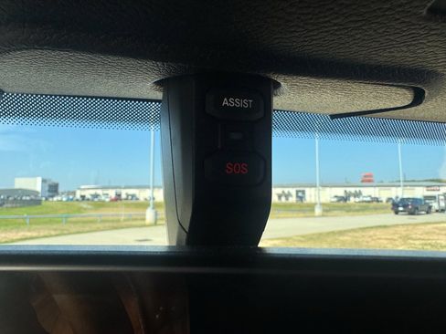 Used 2018 Jeep Wrangler Unlimited Sahara image 6