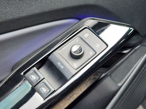 Used 2022 Volkswagen ID.4 Pro image 15