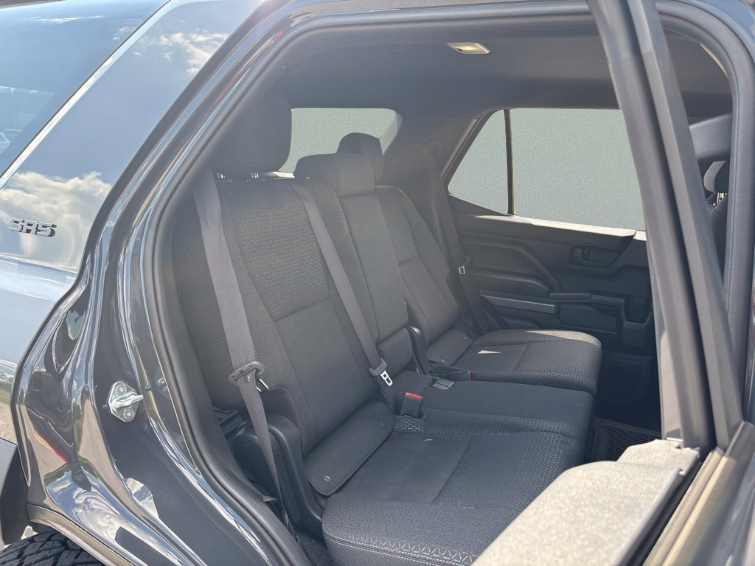 Used 2025 Toyota 4Runner SR5 AWD/4WD image 19