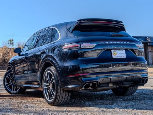 Used 2019 Porsche Cayenne Turbo w/ Sportdesign Package image 3