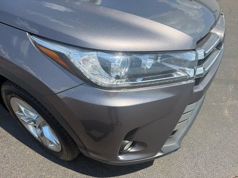 Used 2018 Toyota Highlander Limited AWD/4WD image 10
