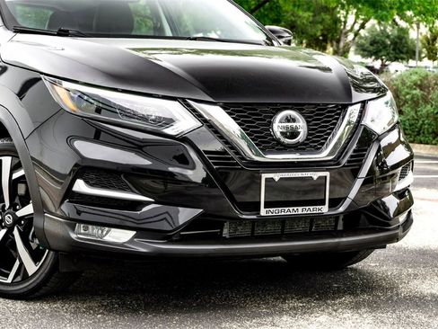Used 2022 Nissan Rogue Sport SL w/ Premium Package image 3