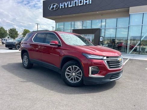 Used 2023 Chevrolet Traverse LT FWD image 5