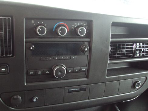 Used 2014 Chevrolet Express 1500 AWD image 24