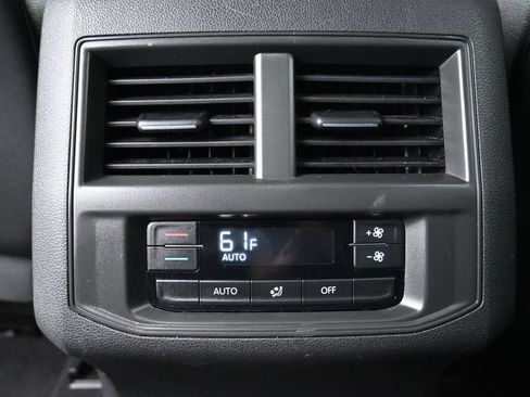 Used 2023 Volkswagen Atlas SE w/ Panoramic Sunroof Package FWD image 22
