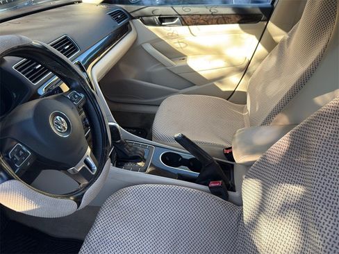 Used 2014 Volkswagen Passat TDI SEL Premium image 8
