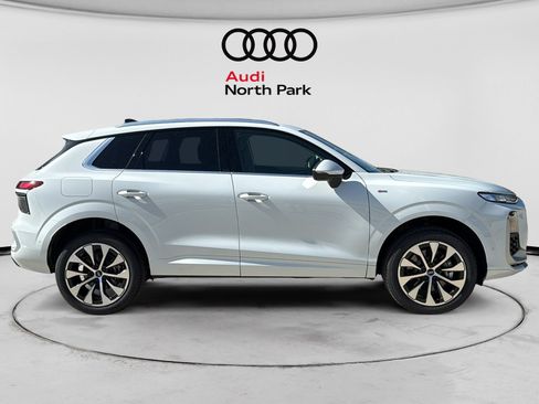 New 2026 Audi Q3 quattro 2.0T AWD/4WD image 2