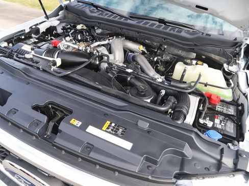 Used 2025 Ford F450 Lariat image 22