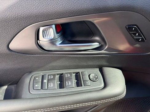 New 2026 Chrysler Pacifica Select w/ S Appearance Package image 10