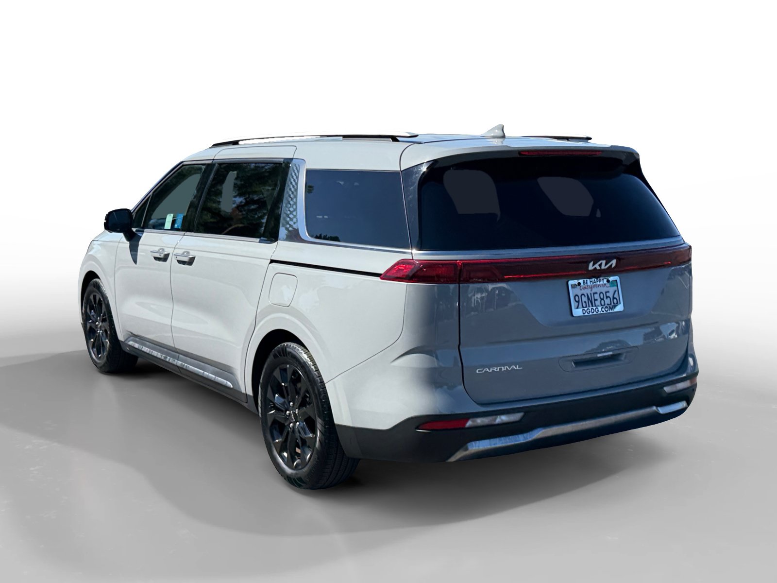 Used 2024 Kia Carnival SX FWD image 3