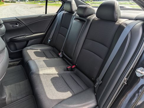 Used 2017 Honda Accord Sport image 17