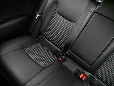 Used 2023 Toyota Corolla Cross XSE image 12