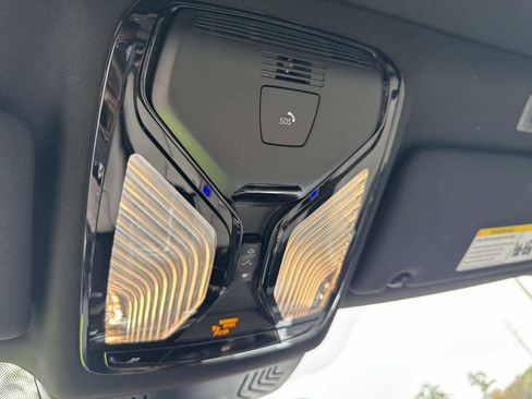 Used 2021 BMW M550i xDrive M550i xDrive w/ Executive Package image 33