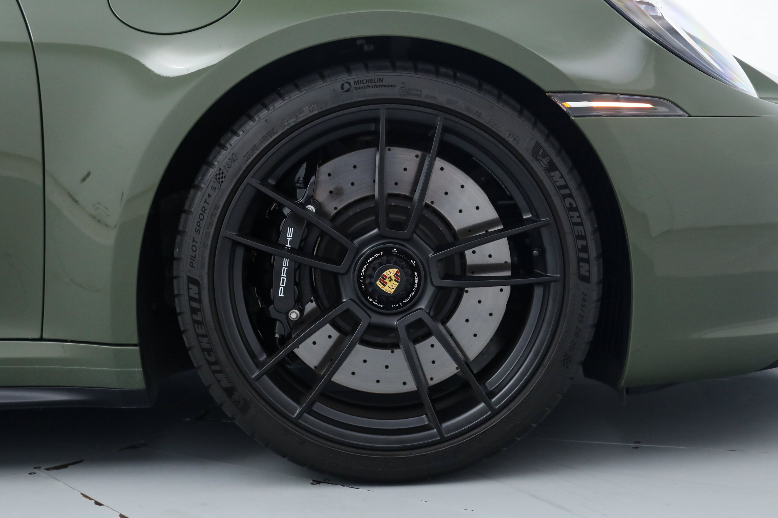 Used 2024 Porsche 911 GTS Coupe image 35