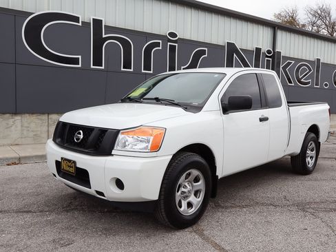 Used 2015 Nissan Titan S image 1