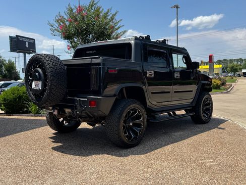 Used 2005 HUMMER H2 SUT w/ Preferred Equipment Group AWD/4WD image 8