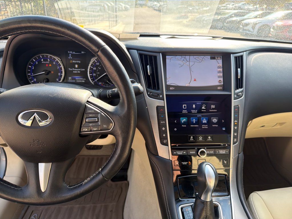 Used 2016 INFINITI Q50 3.0t Premium w/ Driver Assistance Package RWD image 21
