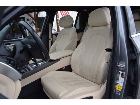Used 2017 BMW X5 xDrive40e image 11