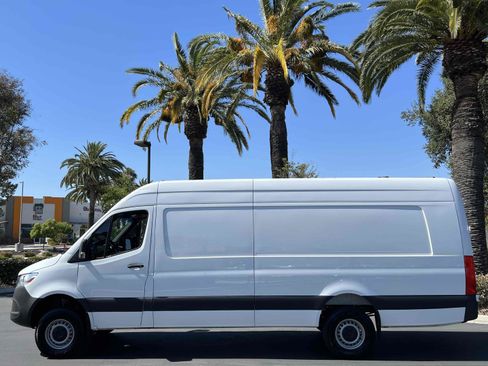 Used 2022 Mercedes-Benz Sprinter 2500 image 20