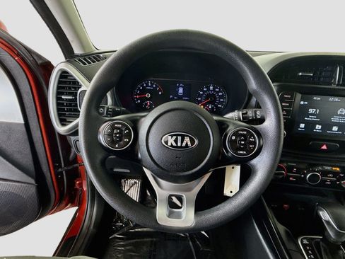 Used 2020 Kia Soul LX FWD image 13
