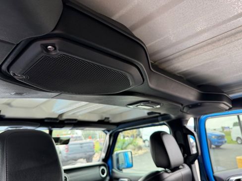 Used 2021 Jeep Wrangler Unlimited Sahara w/ Dual Top Group image 19