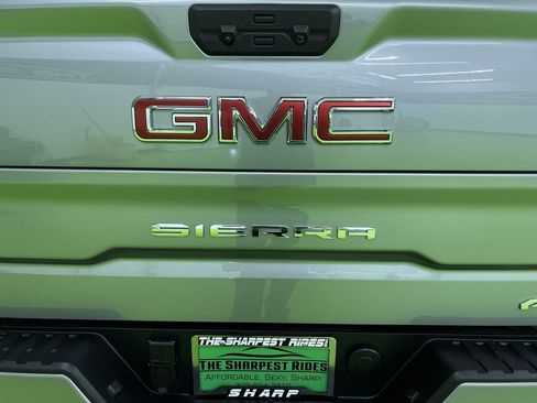 Used 2025 GMC Sierra 1500 AT4 w/ AT4 Premium Package AWD/4WD image 12