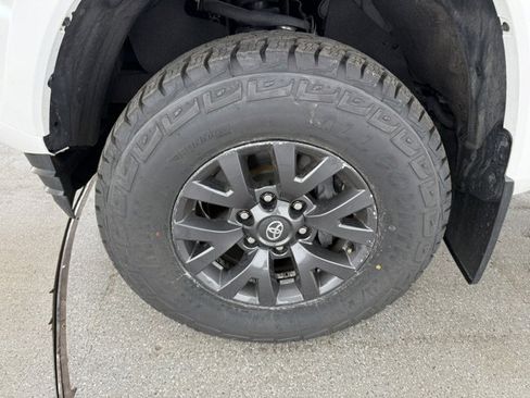 Used 2023 Toyota Tacoma SR5 w/ SR5 Appearance Package RWD image 7