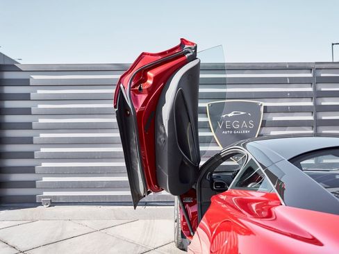 Used 2023 McLaren Artura image 28