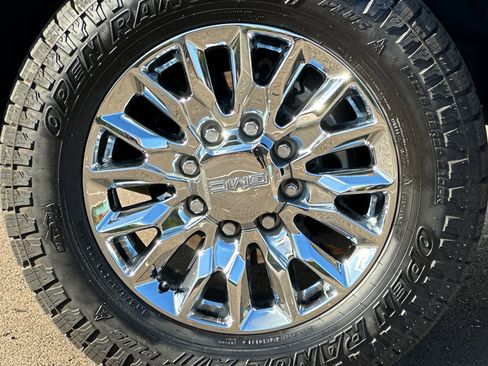 Used 2022 GMC Sierra 3500 Denali w/ Denali Ultimate Package image 26