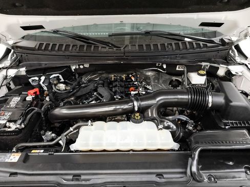 Used 2024 Ford Expedition Platinum AWD/4WD image 3