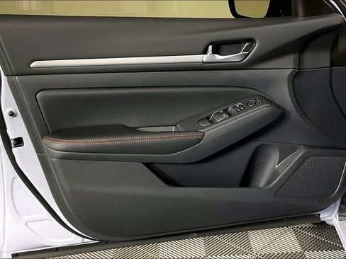 New 2026 Nissan Altima 2.5 SR AWD/4WD image 41