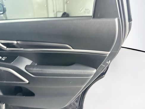 Used 2025 Kia Telluride S FWD image 33