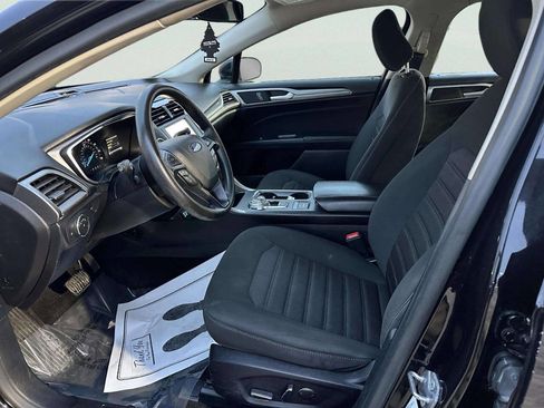 Used 2020 Ford Fusion SE image 9