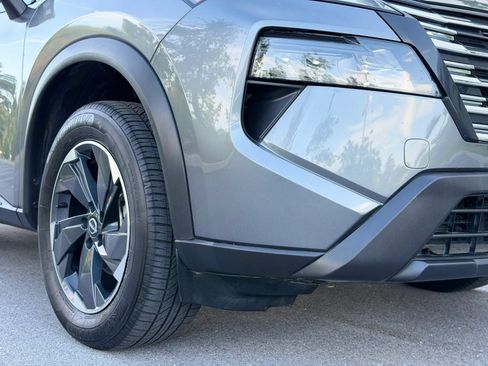 Used 2025 Nissan Rogue SV FWD image 13