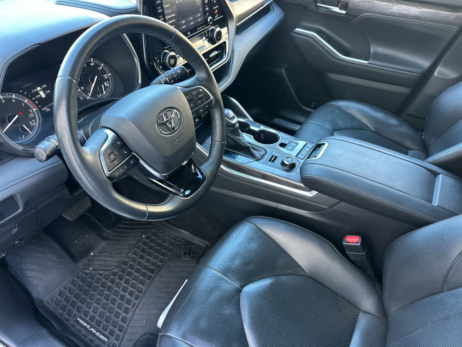Used 2020 Toyota Highlander Limited AWD/4WD image 11