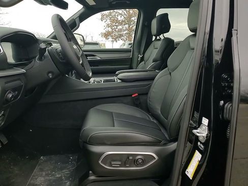 New 2026 Jeep Grand Wagoneer 4WD image 22