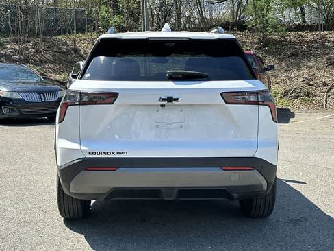 Used 2025 Chevrolet Equinox LT w/ Convenience Package II image 4