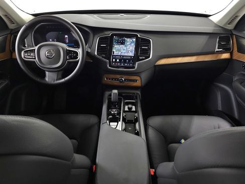 Used 2025 Volvo XC90 B6 Plus w/ Protection Package AWD/4WD image 12