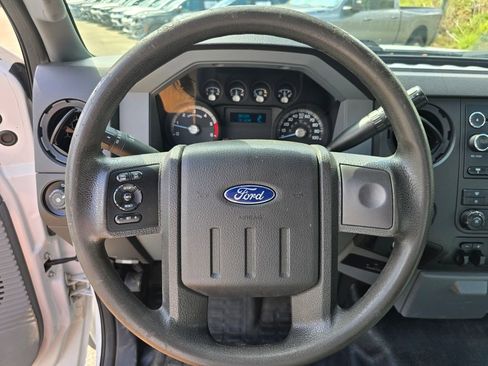 Used 2016 Ford F550 2WD Regular Cab Super Duty image 6