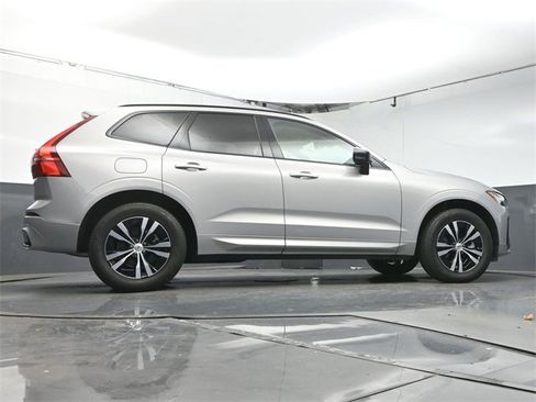 Used 2024 Volvo XC60 B5 Core w/ Protection Package Premier image 16