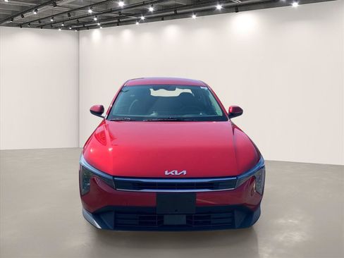 Certified 2025 Kia K4 FWD image 3